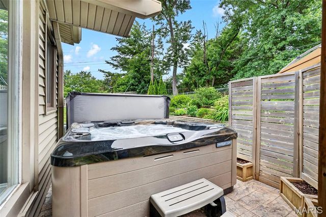 13203 Dartagnan Court, St Louis, MO 63141
