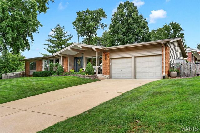 13203 Dartagnan Court, St Louis, MO 63141