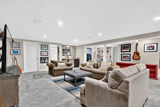 13203 Dartagnan Court, St Louis, MO 63141