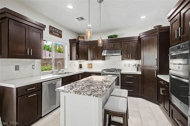 2025 Shining Feather Lane, Las Vegas, NV 89134