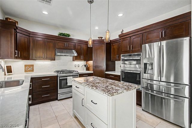 2025 Shining Feather Lane, Las Vegas, NV 89134