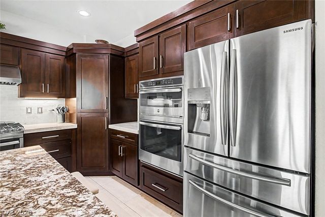 2025 Shining Feather Lane, Las Vegas, NV 89134