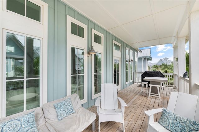 204 Round Road, Port Aransas, TX 78373