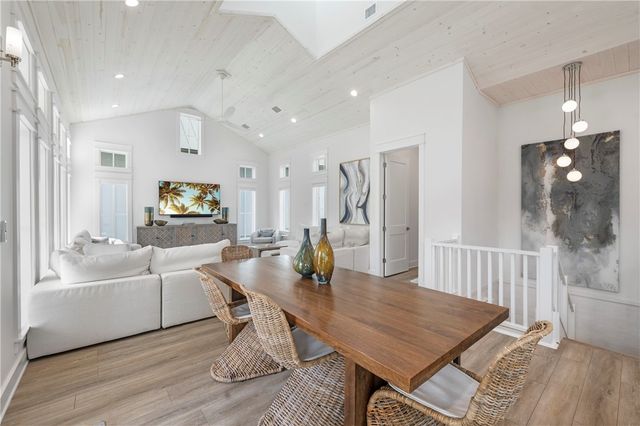 204 Round Road, Port Aransas, TX 78373