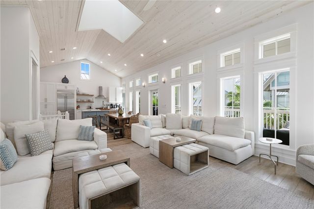 204 Round Road, Port Aransas, TX 78373