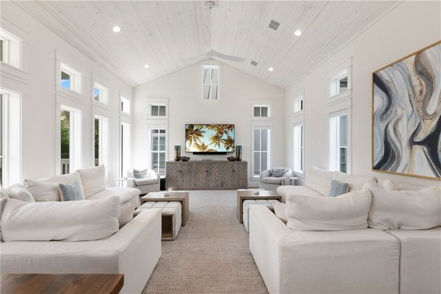 204 Round Road, Port Aransas, TX 78373