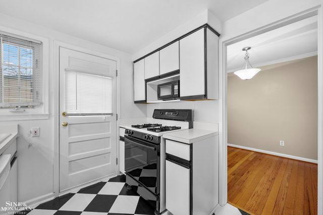 716 Graefield Court, Birmingham, MI 48009