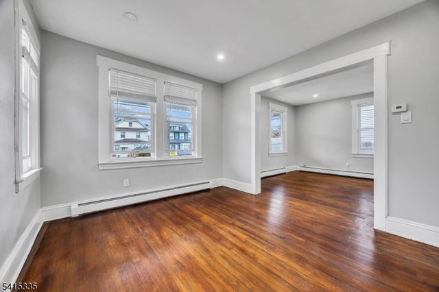 425 Mercer Ave, Roselle Boro, NJ 07203