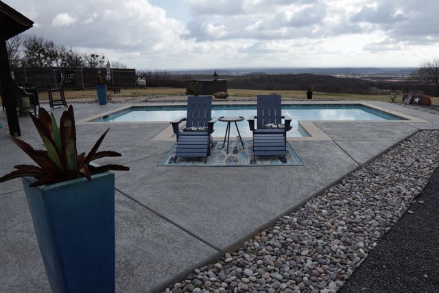 12 Cliff Drive, Mineral Wells, TX 76067