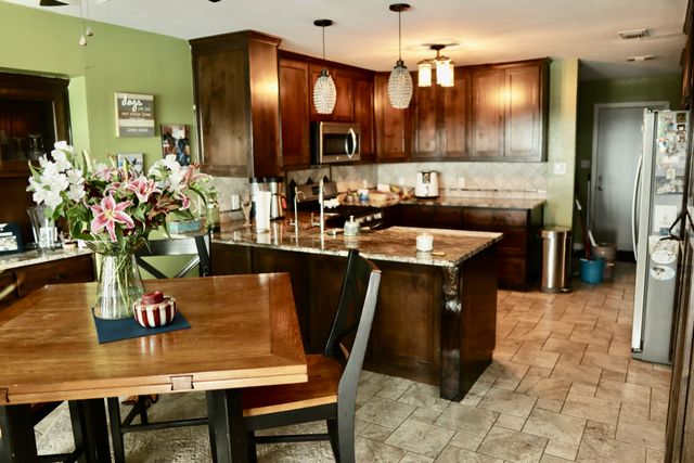 12 Cliff Drive, Mineral Wells, TX 76067