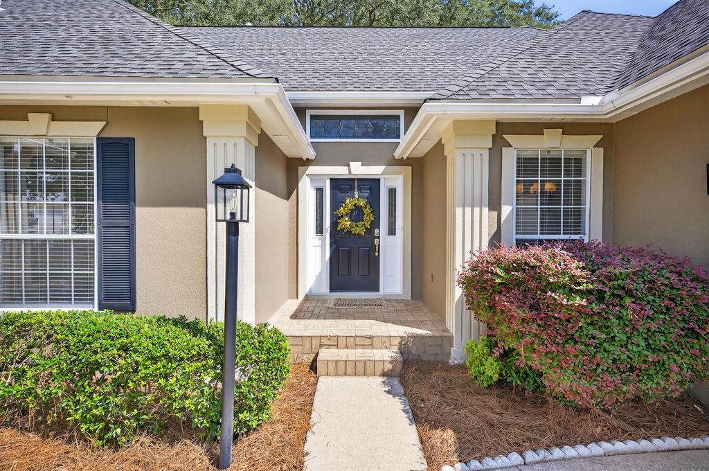2805 Sam Snead Court, Shalimar, FL 32579