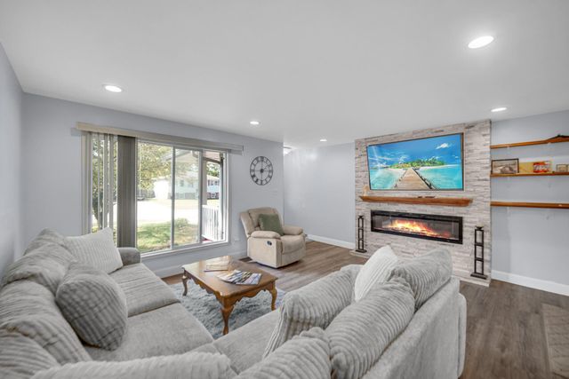 326 Crestwood Drive, Michigan City, IN 46360