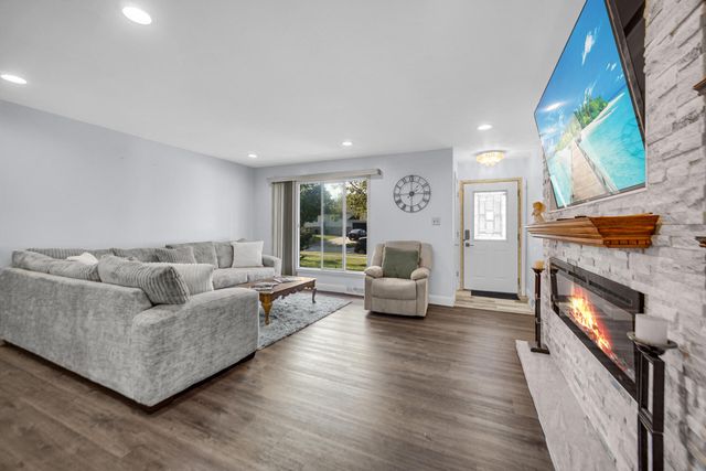 326 Crestwood Drive, Michigan City, IN 46360