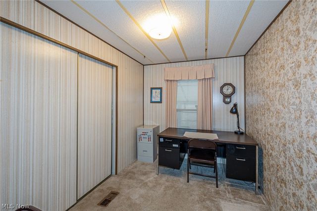 15 Kimberly Lane, Olmsted Twp, OH 44138