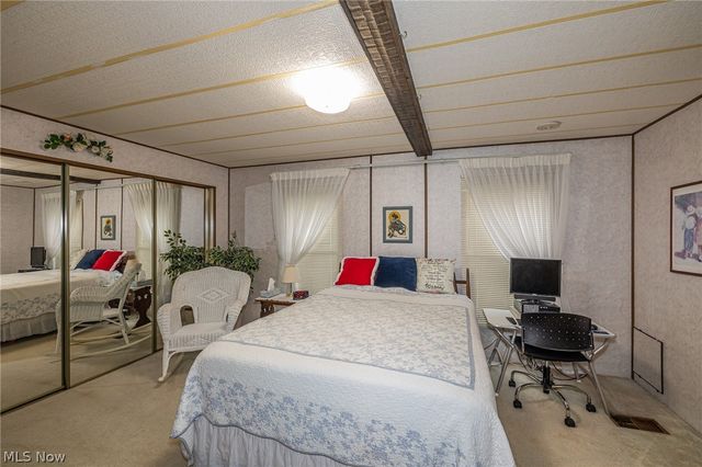 15 Kimberly Lane, Olmsted Twp, OH 44138