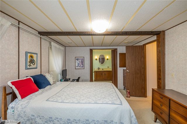 15 Kimberly Lane, Olmsted Twp, OH 44138