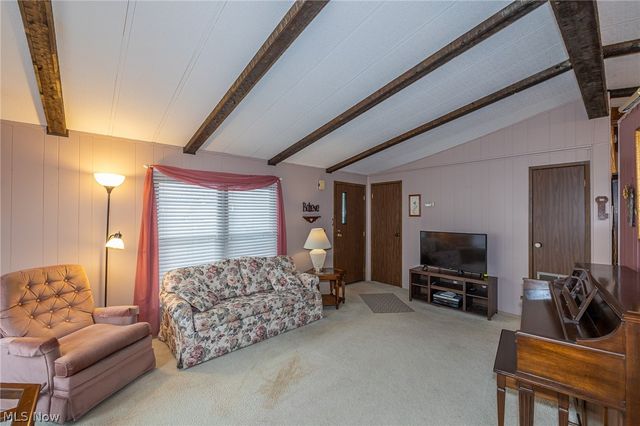 15 Kimberly Lane, Olmsted Twp, OH 44138