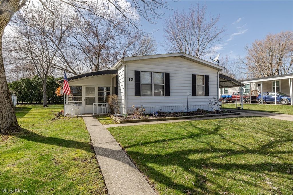 15 Kimberly Lane, Olmsted Twp, OH 44138