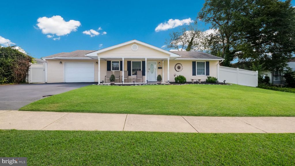 34 MAPLE LN, LEVITTOWN, PA 19054 — photo 2