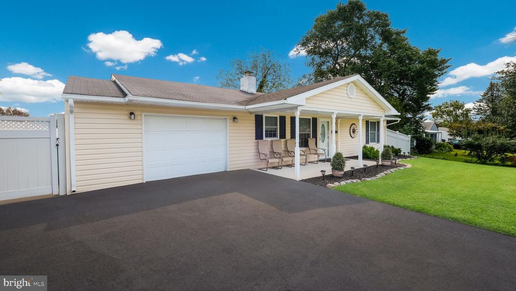 34 MAPLE LN, LEVITTOWN, PA 19054 — photo 4