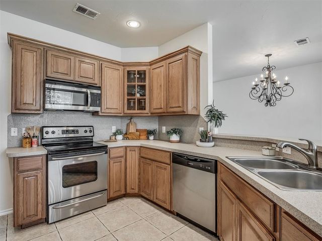 325 Crossland Court, Edmond, OK 73003
