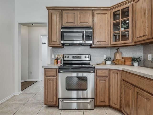 325 Crossland Court, Edmond, OK 73003