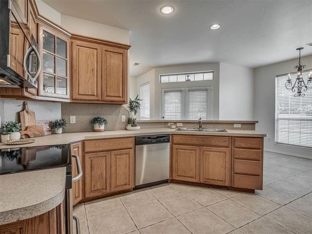 325 Crossland Court, Edmond, OK 73003