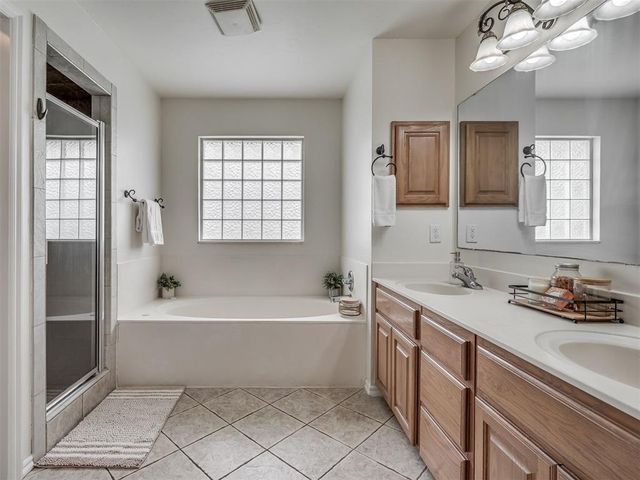 325 Crossland Court, Edmond, OK 73003