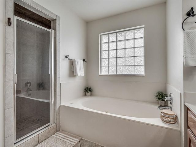 325 Crossland Court, Edmond, OK 73003