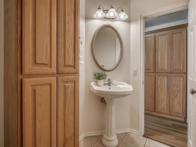 325 Crossland Court, Edmond, OK 73003