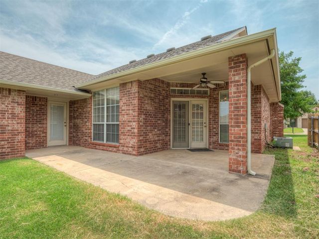 325 Crossland Court, Edmond, OK 73003