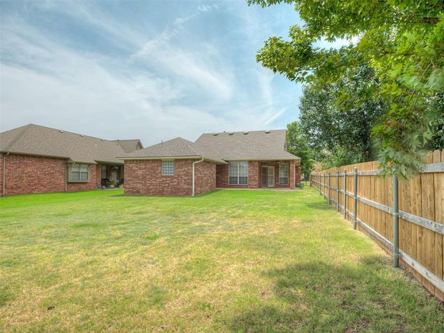 325 Crossland Court, Edmond, OK 73003