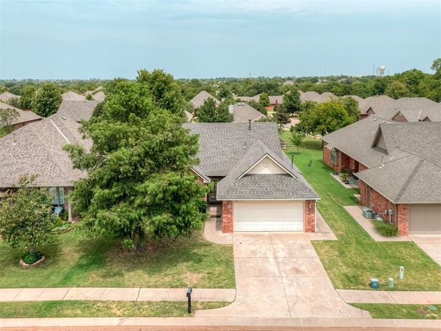 325 Crossland Court, Edmond, OK 73003