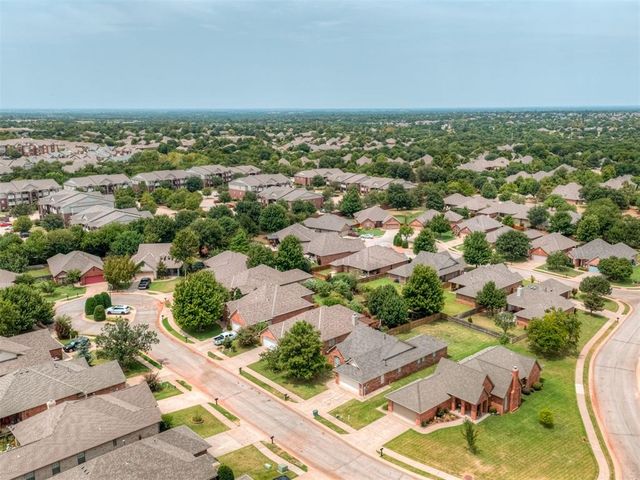 325 Crossland Court, Edmond, OK 73003