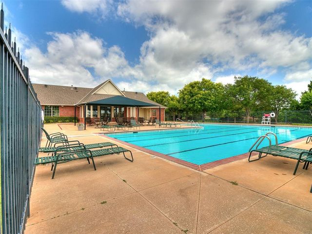 325 Crossland Court, Edmond, OK 73003