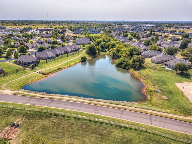 325 Crossland Court, Edmond, OK 73003