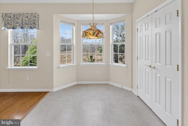 3 BUCKINGHAM DR, Pennington, NJ 08534