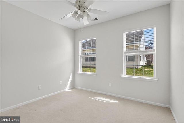 3 BUCKINGHAM DR, Pennington, NJ 08534