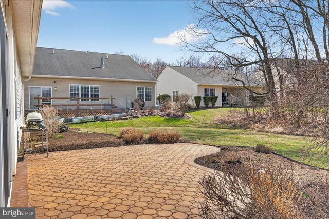 3 BUCKINGHAM DR, Pennington, NJ 08534
