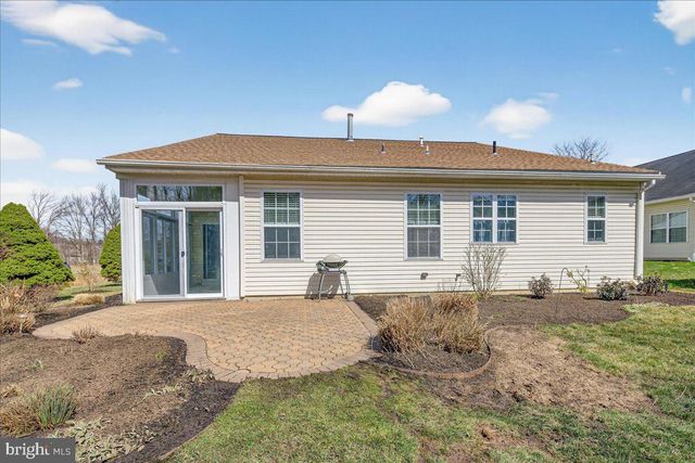 3 BUCKINGHAM DR, Pennington, NJ 08534