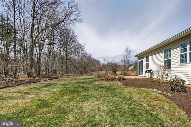 3 BUCKINGHAM DR, Pennington, NJ 08534