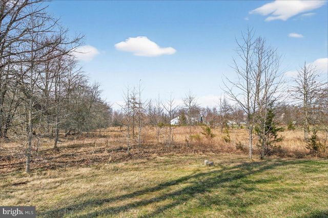 3 BUCKINGHAM DR, Pennington, NJ 08534