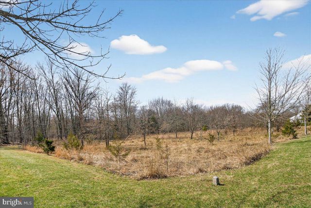 3 BUCKINGHAM DR, Pennington, NJ 08534