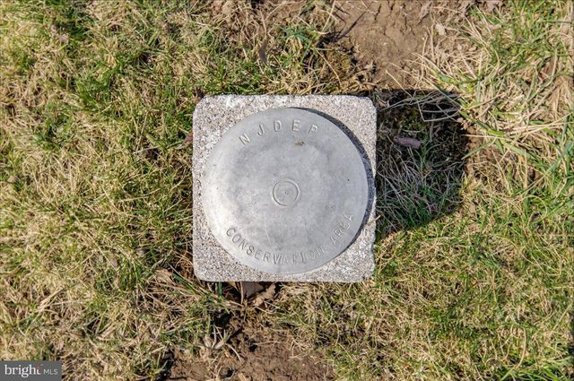 3 BUCKINGHAM DR, Pennington, NJ 08534