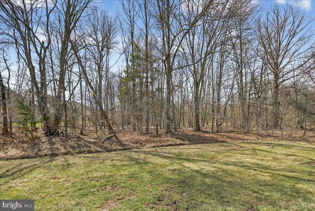 3 BUCKINGHAM DR, Pennington, NJ 08534