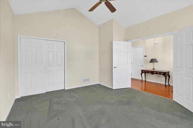 3 BUCKINGHAM DR, Pennington, NJ 08534