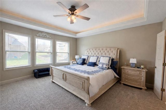 1100 SW Heather Drive, Lee's Summit, MO 64081