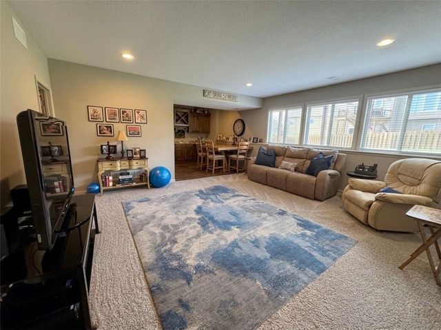 1100 SW Heather Drive, Lee's Summit, MO 64081