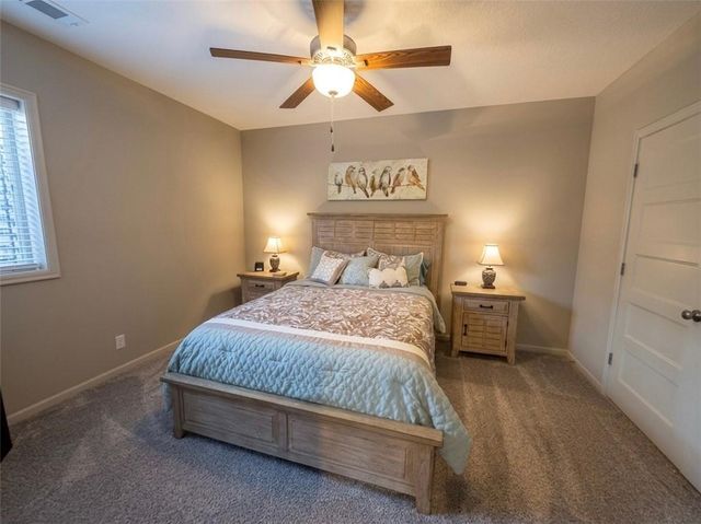 1100 SW Heather Drive, Lee's Summit, MO 64081