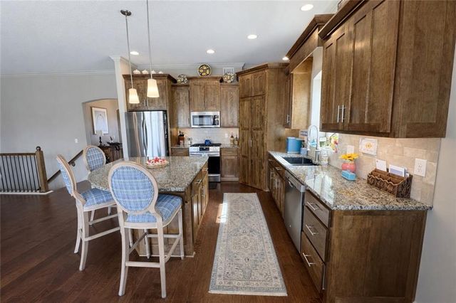 1100 SW Heather Drive, Lee's Summit, MO 64081